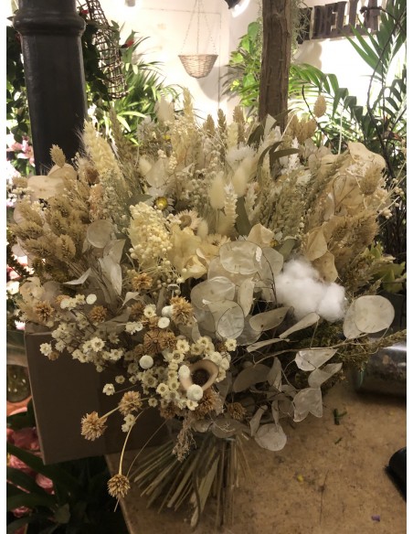 Composizione di fiori secchi